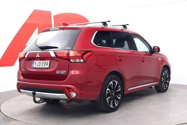 Mitsubishi Outlander Intense+ 4WD 5P - / 1-OMISTJA / TÄYDE MERK HUOLTOKIRJA / KOUKKU / LOHKO JA SISÄP / TUTKAT / PKAMERA / Image 5