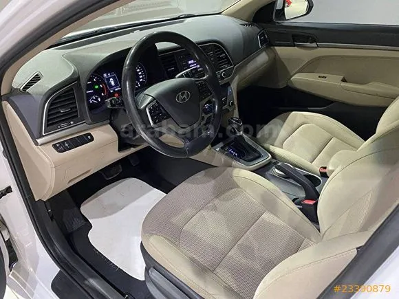 Hyundai Elantra 1.6 CRDi Style Plus Image 7